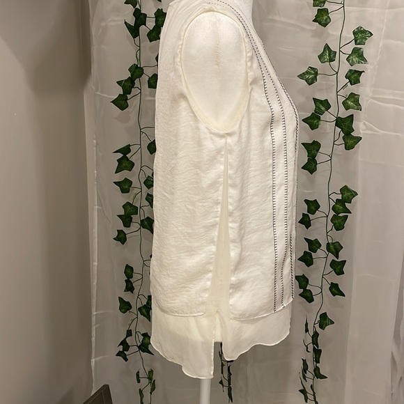 VINCE CAMUTO WHITE BLOUSE WITH BLACK STITCHING • SIZE SMALL • SILK/POLYESTER - Picture 3 of 5